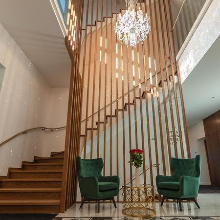The Manor Sports & Spa Torva Luaran gambar