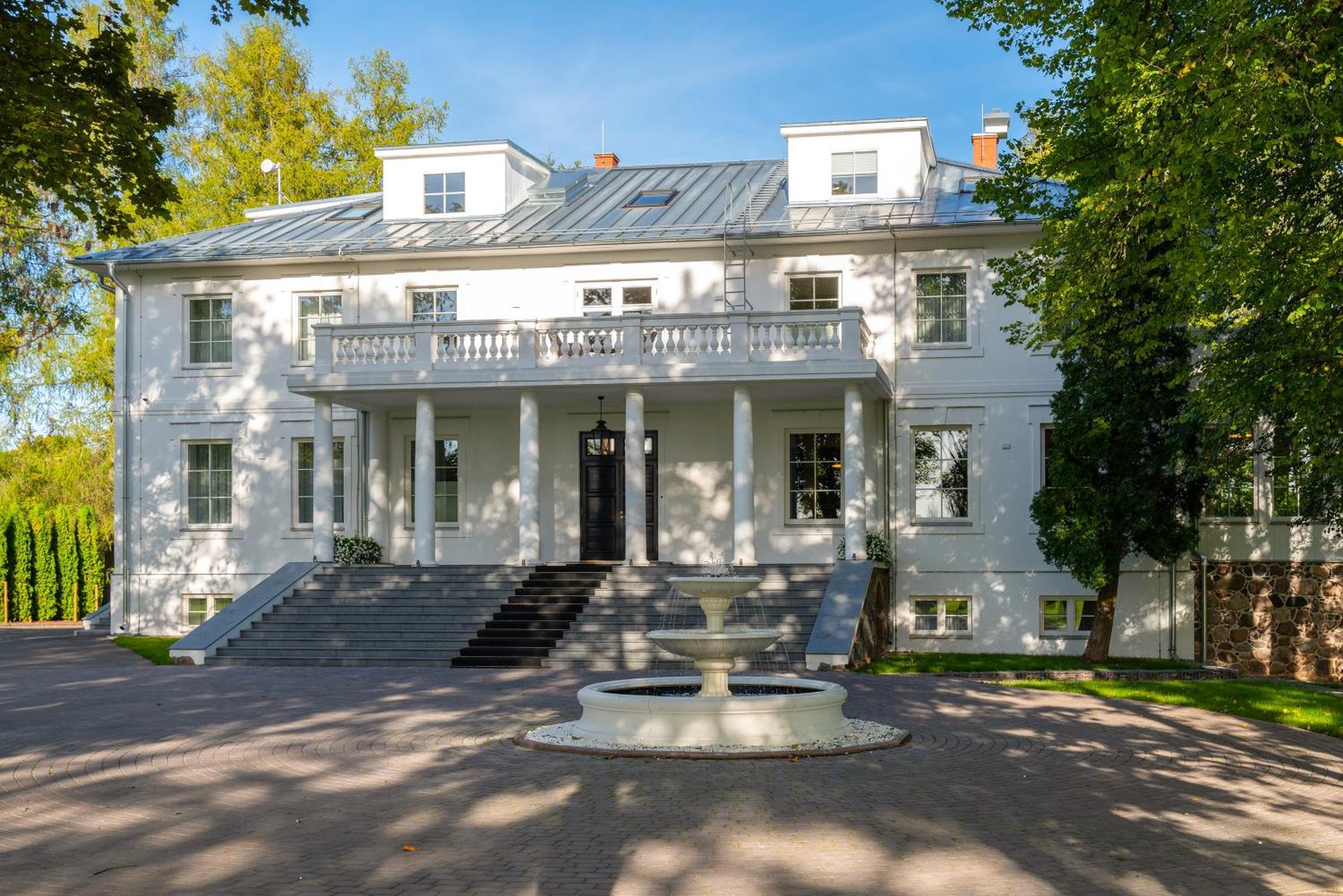The Manor Sports & Spa Torva Luaran gambar