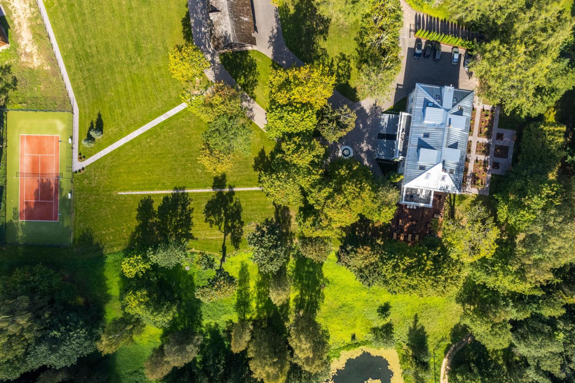 The Manor Sports & Spa Torva Luaran gambar