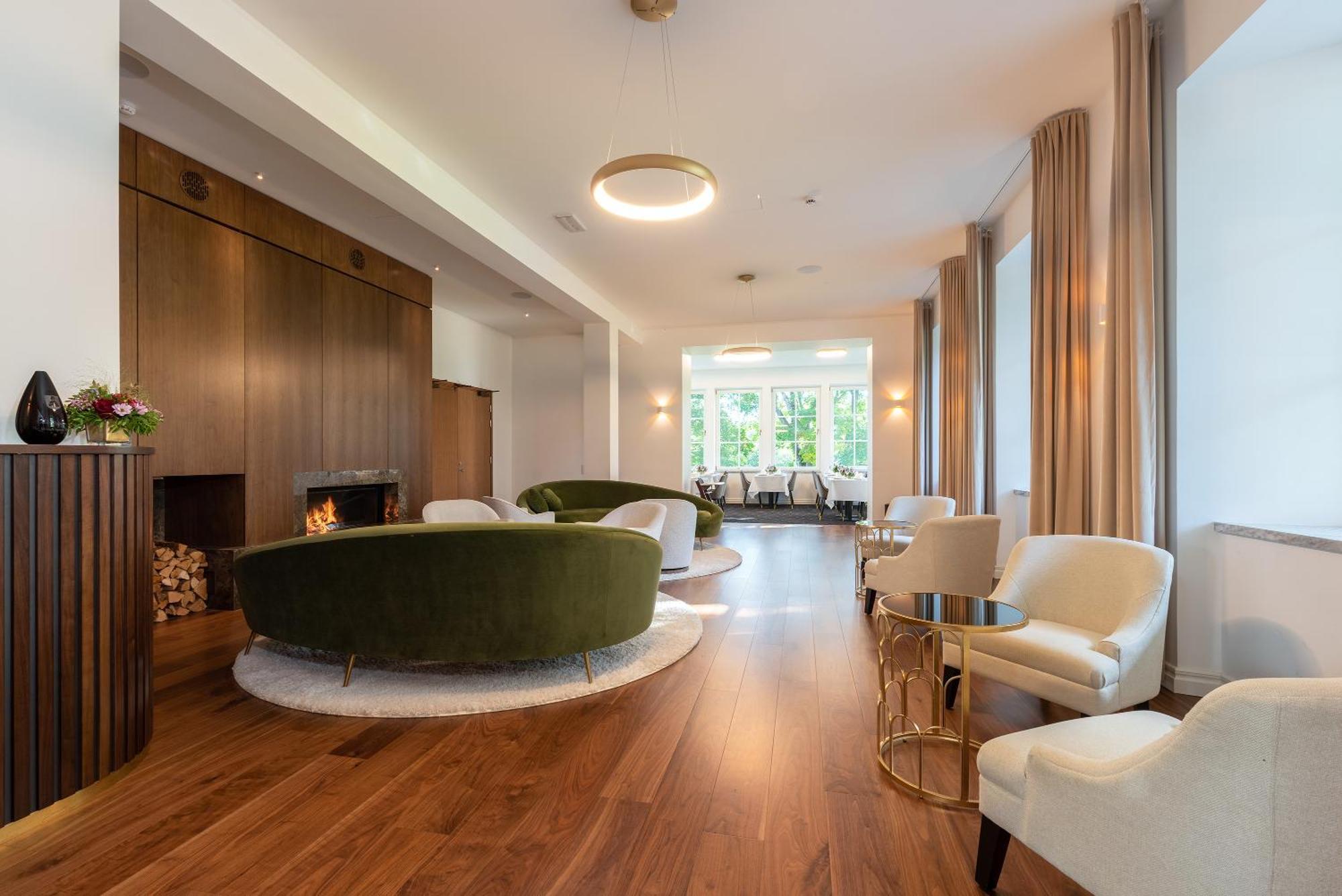 The Manor Sports & Spa Torva Luaran gambar