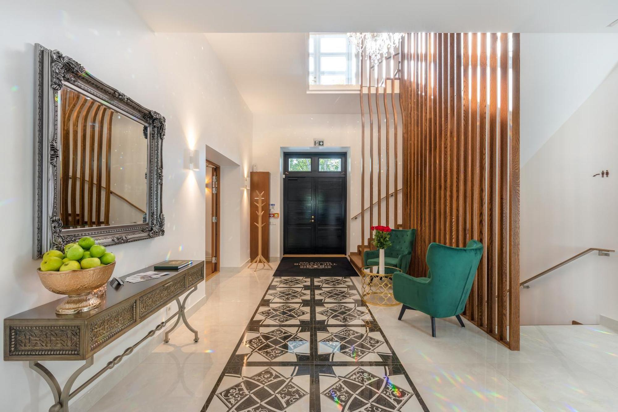 The Manor Sports & Spa Torva Luaran gambar