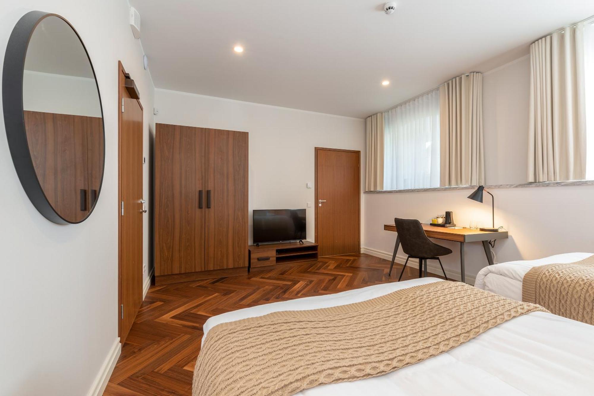The Manor Sports & Spa Torva Luaran gambar