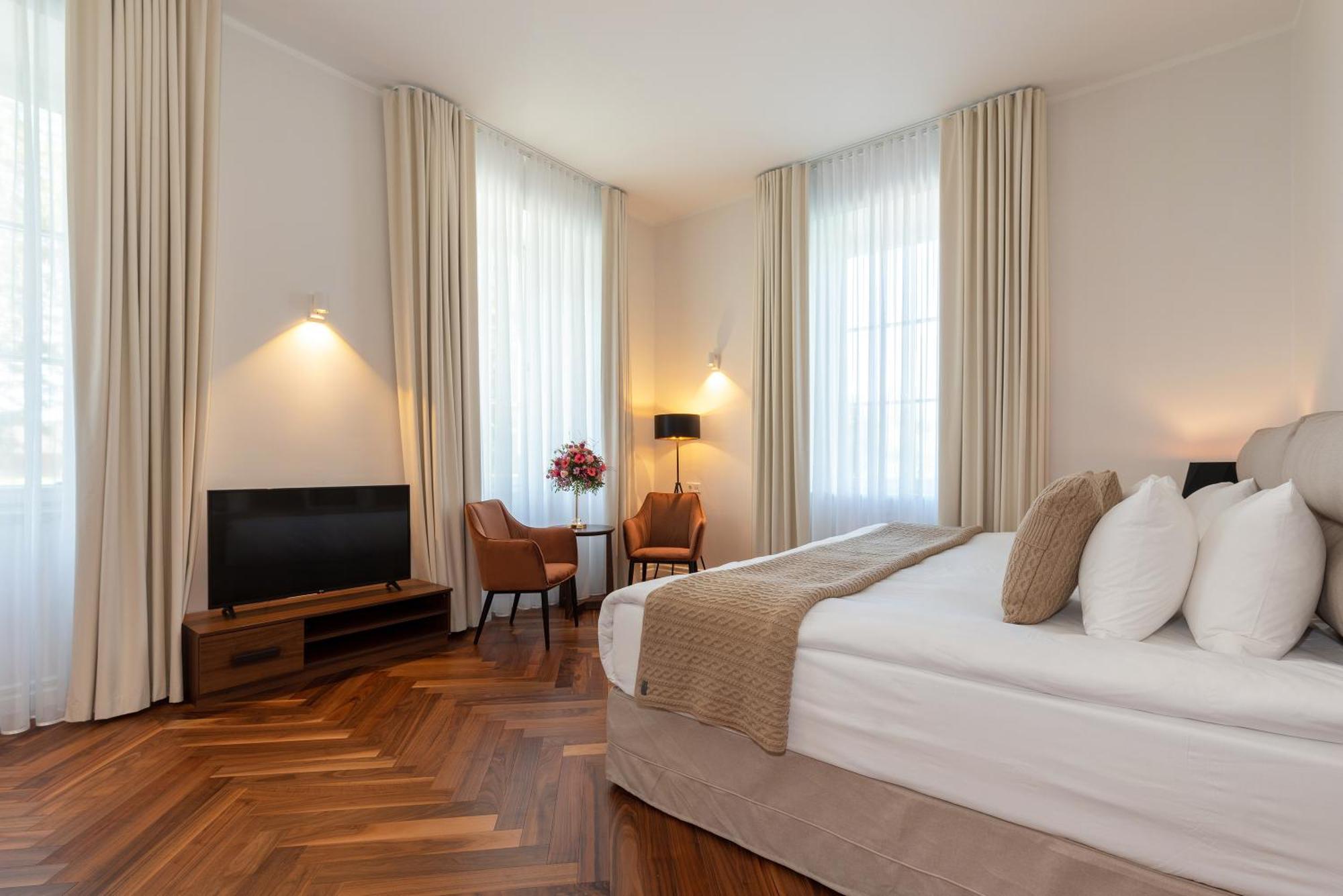 The Manor Sports & Spa Torva Luaran gambar