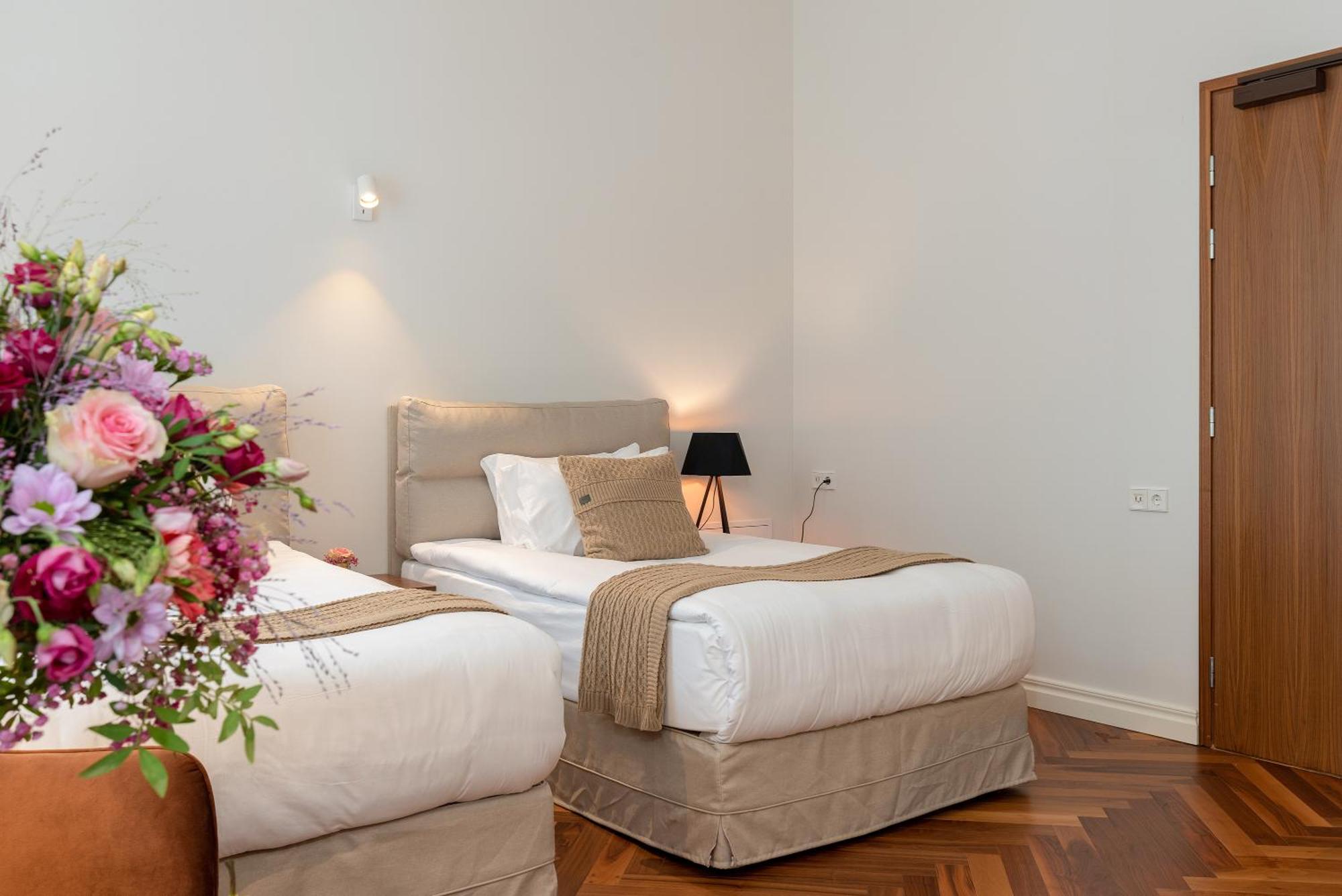 The Manor Sports & Spa Torva Luaran gambar