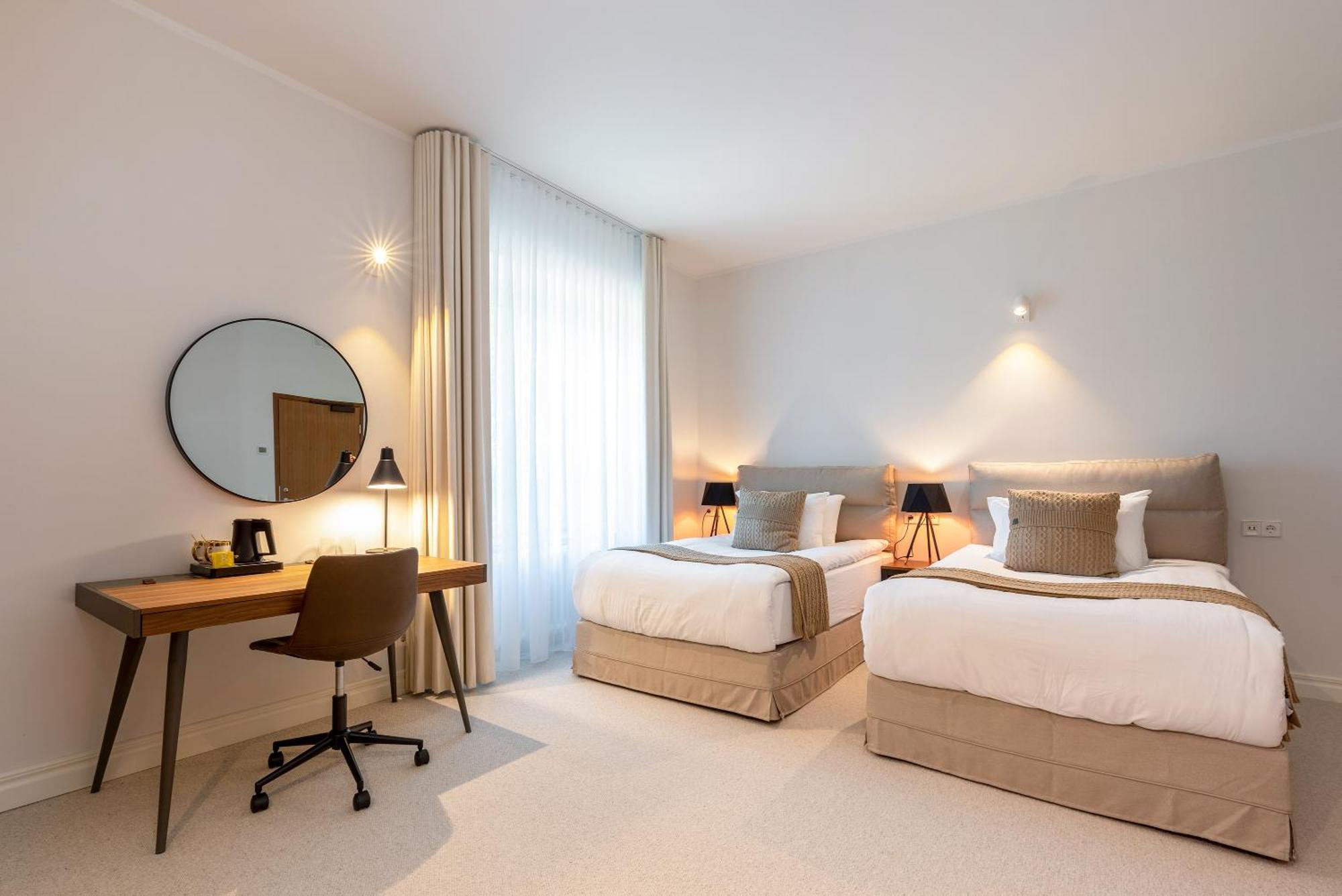 The Manor Sports & Spa Torva Luaran gambar