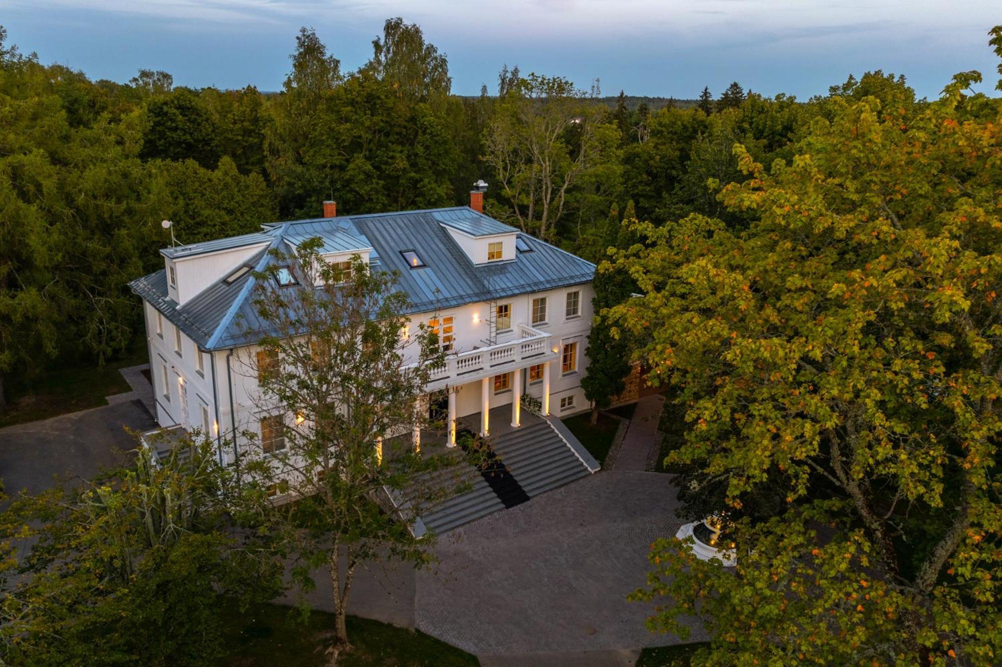 The Manor Sports & Spa Torva Luaran gambar