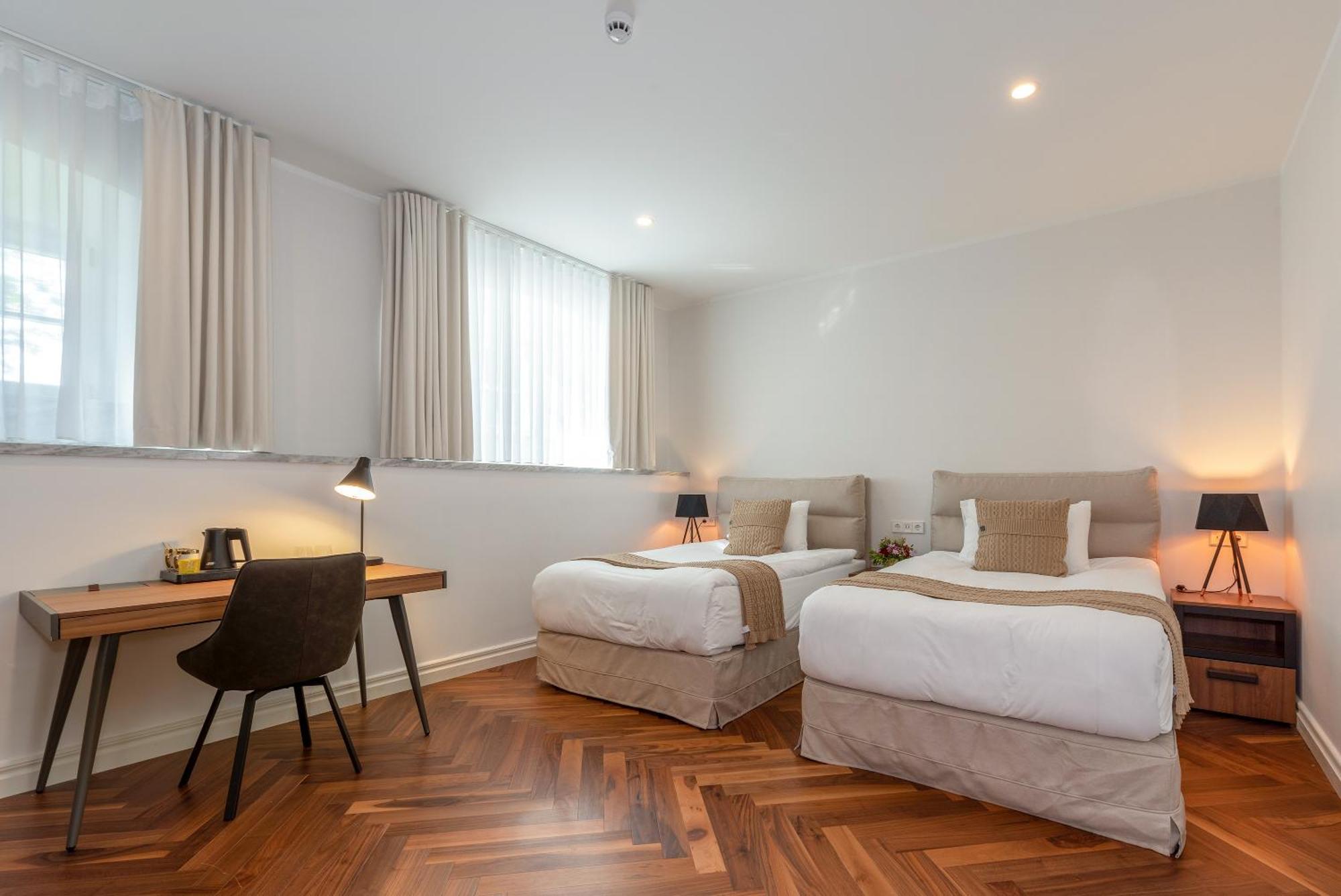The Manor Sports & Spa Torva Luaran gambar