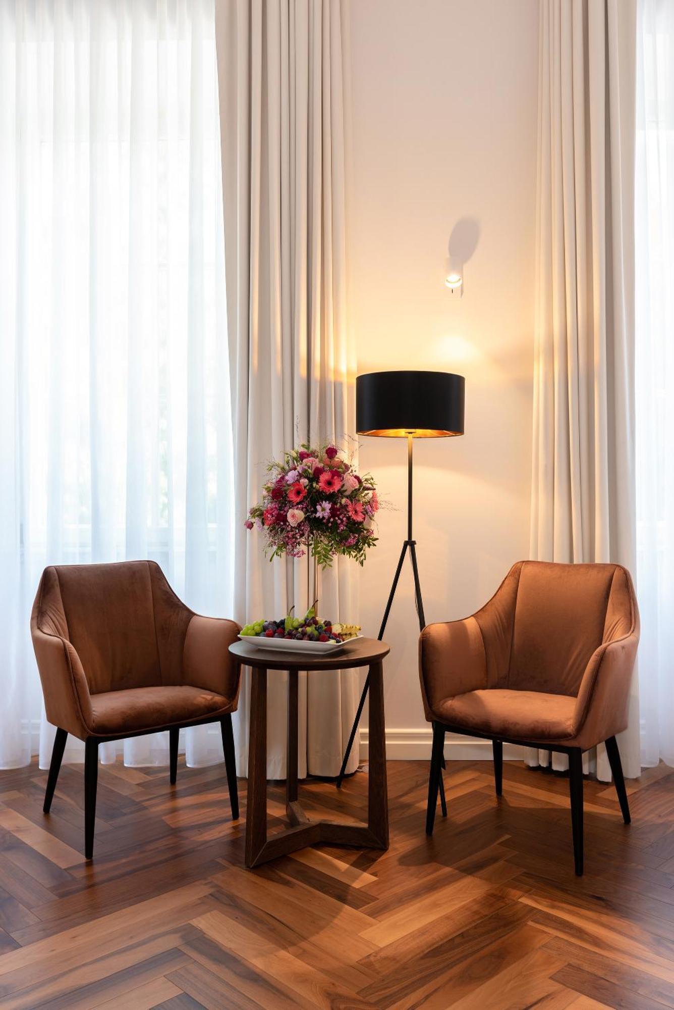 The Manor Sports & Spa Torva Luaran gambar