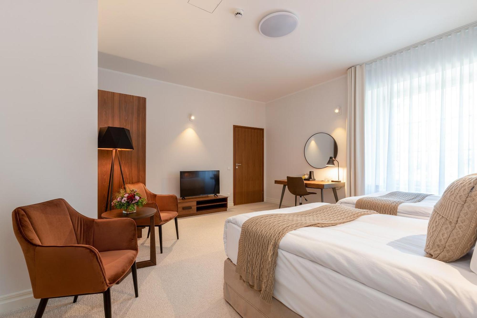 The Manor Sports & Spa Torva Luaran gambar