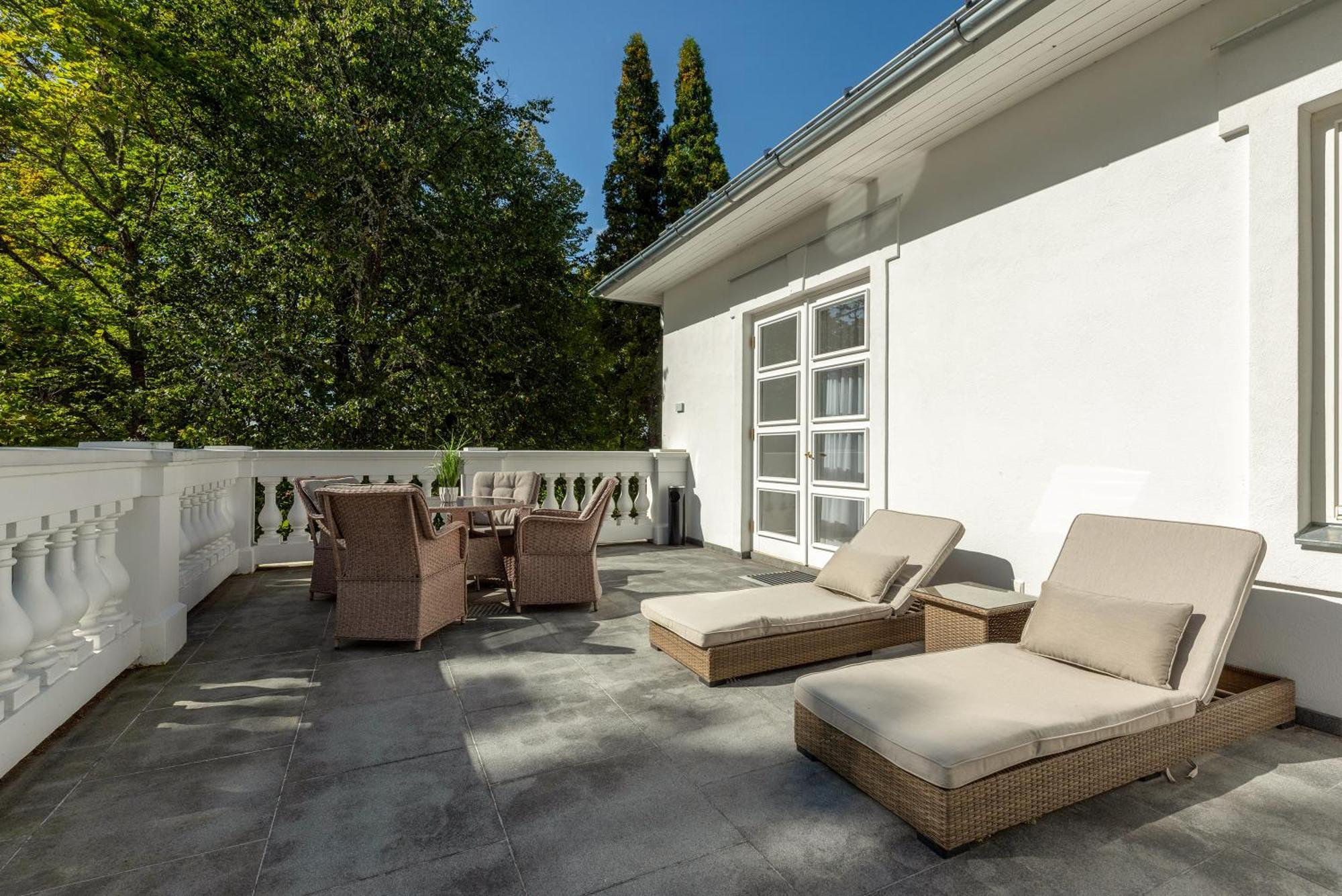 The Manor Sports & Spa Torva Luaran gambar