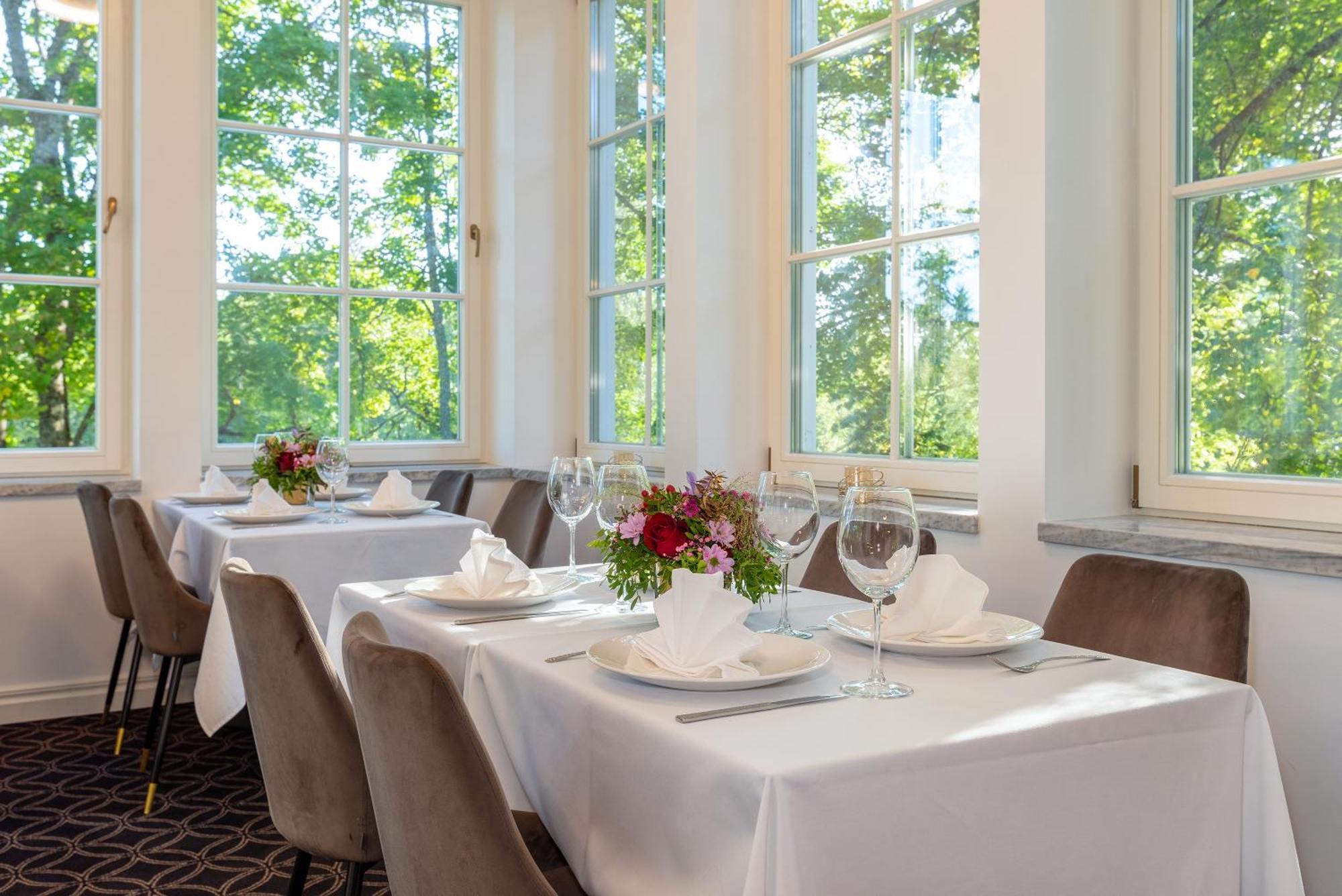 The Manor Sports & Spa Torva Luaran gambar